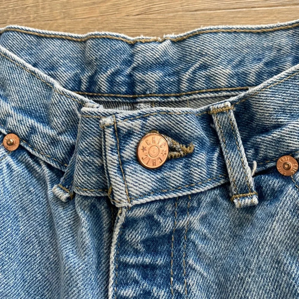 Chic Vintage High Rise Straight Tapered Leg 90s Faded Distressed Mom Jeans - Picture 5 of 12